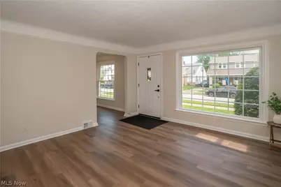 6815 Dartworth Drive, Parma, OH 44129 - Photo 6
