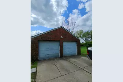 2156 McGuffey Road, Youngstown, OH 44505 - Photo 6