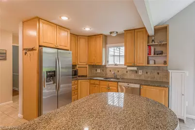 22532 Byron Road, Huber Heights, OH 44122 - Photo 8