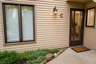 16575 Wren Rd, Chagrin Falls, OH 44023 - Photo 2