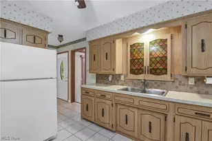 8089 Wesley Dr, Strongsville, OH 44136 - Photo 6