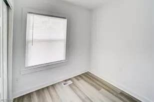 1548 Biltmore Rd, Lyndhurst, OH 44124 - Photo 30