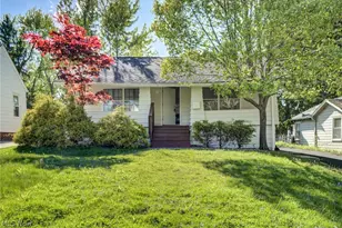 1548 Biltmore Rd, Lyndhurst, OH 44124 - Photo 2