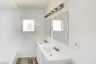 1548 Biltmore Rd, Lyndhurst, OH 44124 - Photo 34