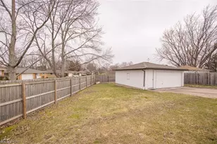 6924 Day Dr, Parma, OH 44129 - Photo 18