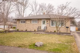 6924 Day Dr, Parma, OH 44129 - Photo 16