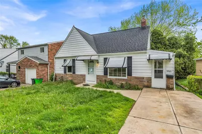 5581 Saxon Drive, Garfield Heights, OH 44125 - Photo 2