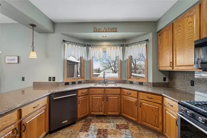 3885 Mount Vernon Boulevard, Barberton, OH 44203 - Photo 12