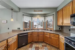 3885 Mt Vernon Blvd, Barberton, OH 44203 - Photo 12