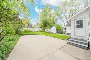 20180 Hillcrest Dr, Euclid, OH 44117 - Photo 8