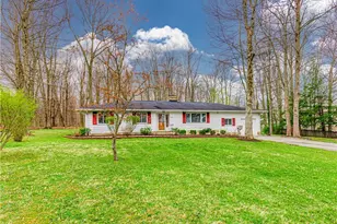 8406 Whippoorwill Rd, Ravenna, OH 44266 - Photo 2
