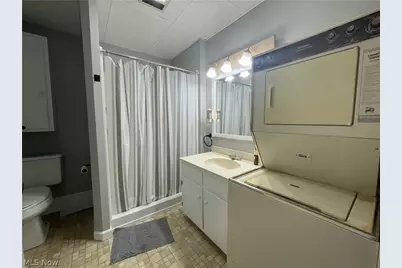 304 Dewey Avenue, Cambridge, OH 43725 - Photo 10