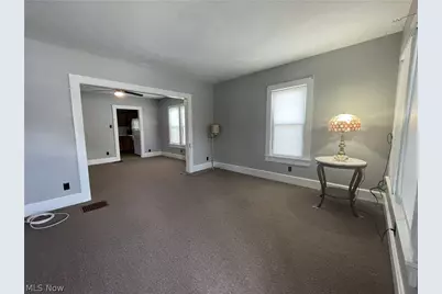 304 Dewey Avenue, Cambridge, OH 43725 - Photo 4