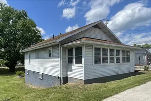 304 Dewey Ave, Cambridge, OH 43725 - Photo 2
