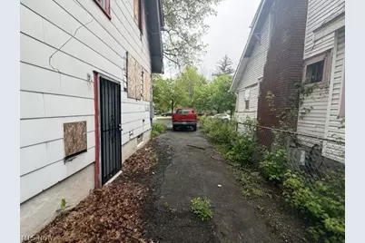 549 Bacon Avenue, Akron, OH 44320 - Photo 26