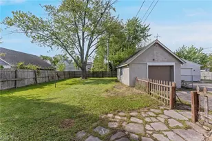 123 Lafayette St, Elyria, OH 44035 - Photo 30