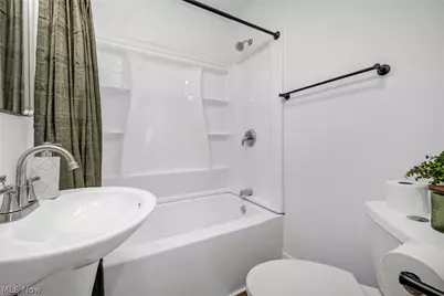 896 Indian Trail, Akron, OH 44314 - Photo 18
