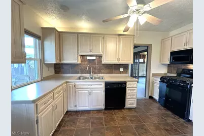 2713 Brookview Boulevard, Parma, OH 44134 - Photo 8