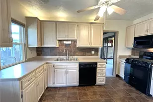 2713 Brookview Blvd, Parma, OH 44134 - Photo 8