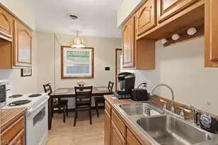 39 Castle Dr, Stow, OH 44262 - Photo 4