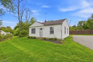 39 Castle Dr, Stow, OH 44262 - Photo 10