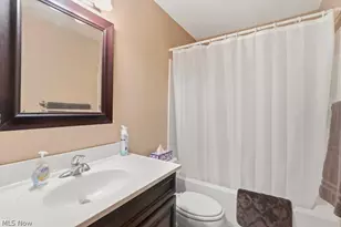 39 Castle Dr, Stow, OH 44262 - Photo 8