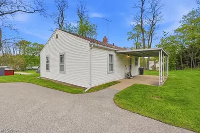 39 Castle Drive, Stow, OH 44262 - Photo 2