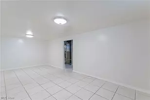 10800 Vernon Ave, Garfield Heights, OH 44125 - Photo 20