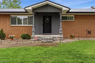 303 59th St, Vienna, WV 26105 - Photo 4
