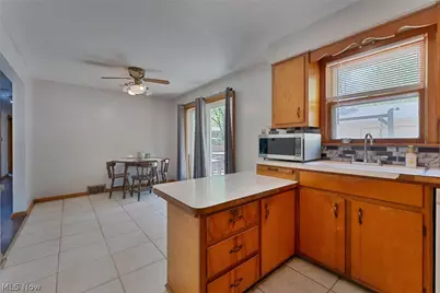 4285 Kerrybrook Drive, Youngstown, OH 44511 - Photo 6