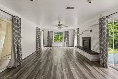 196 Pleasantview Dr, Weirton, WV 26062 - Photo 8