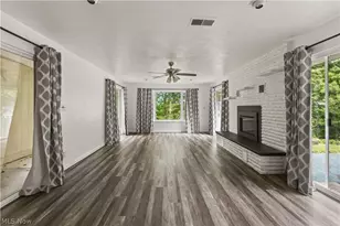 196 Pleasantview Dr, Weirton, WV 26062 - Photo 8