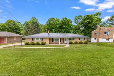 196 Pleasantview Dr, Weirton, WV 26062 - Photo 1