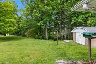 196 Pleasantview Dr, Weirton, WV 26062 - Photo 20