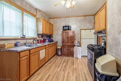 265 S Johnson Road, Sebring, OH 44672 - Photo 12