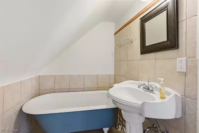 3854 Meadowbrook Boulevard, University Heights, OH 44118 - Photo 26