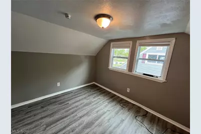 633 Blossom Drive, Lorain, OH 44052 - Photo 14