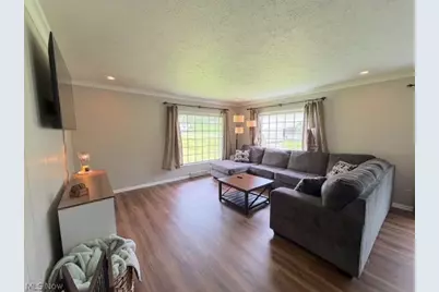 2431 Pleasant Valley Road NE, New Philadelphia, OH 44663 - Photo 4