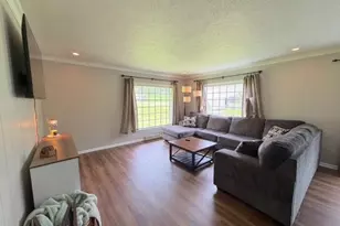 2431 Pleasant Valley Rd NE, New Philadelphia, OH 44663 - Photo 4