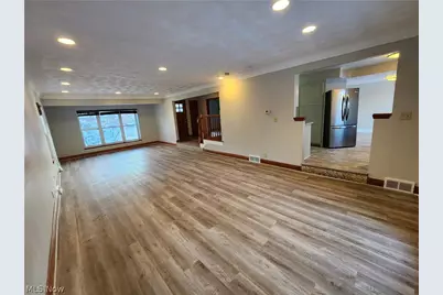 2452 Bromley Road, University Heights, OH 44118 - Photo 4