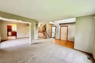 3076 Ravineview Cir, Stow, OH 44224 - Photo 6