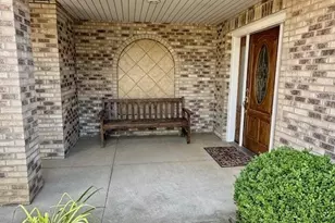 810 Florence St, Belpre, OH 45714 - Photo 2