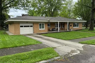 837 Oak St NW, New Philadelphia, OH 44663 - Photo 2