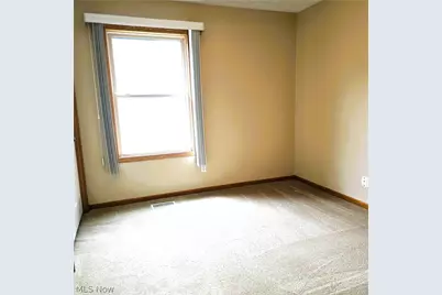 15672 Roxboro Drive, Middleburg Heights, OH 44130 - Photo 10