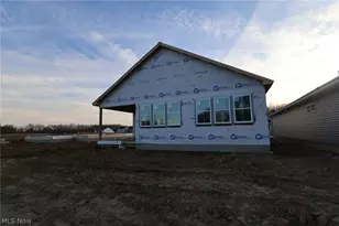 2433 Merriment Dr, Amherst, OH 44001 - Photo 8
