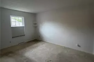 612 Trevitt Cir W, Euclid, OH 44143 - Photo 12