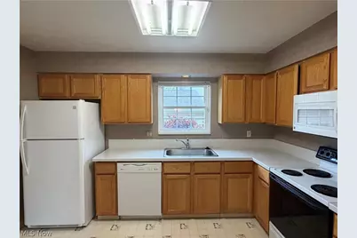 612 Trevitt Circle W #57, Euclid, OH 44143 - Photo 4