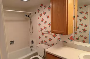 612 Trevitt Cir W, Euclid, OH 44143 - Photo 10