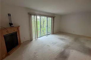 612 Trevitt Cir W, Euclid, OH 44143 - Photo 8
