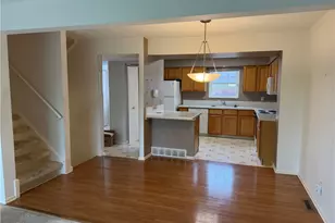 612 Trevitt Cir W, Euclid, OH 44143 - Photo 6